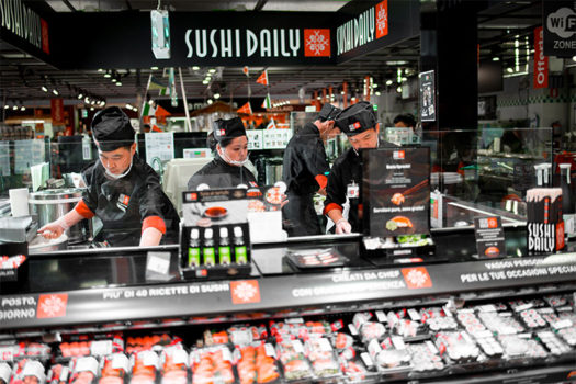 L’arte del sushi negli ipermercati  Show cooking “live” per i consumatori
