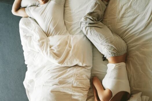 Dormire in letti separati: i benefici per la coppia