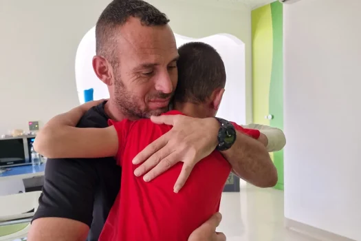 Torino, intervento straordinario per salvare la vista ad Asaad, 8 anni, sopravvissuto alla bomba che a Gaza ha ucciso la mamma e la sorellina