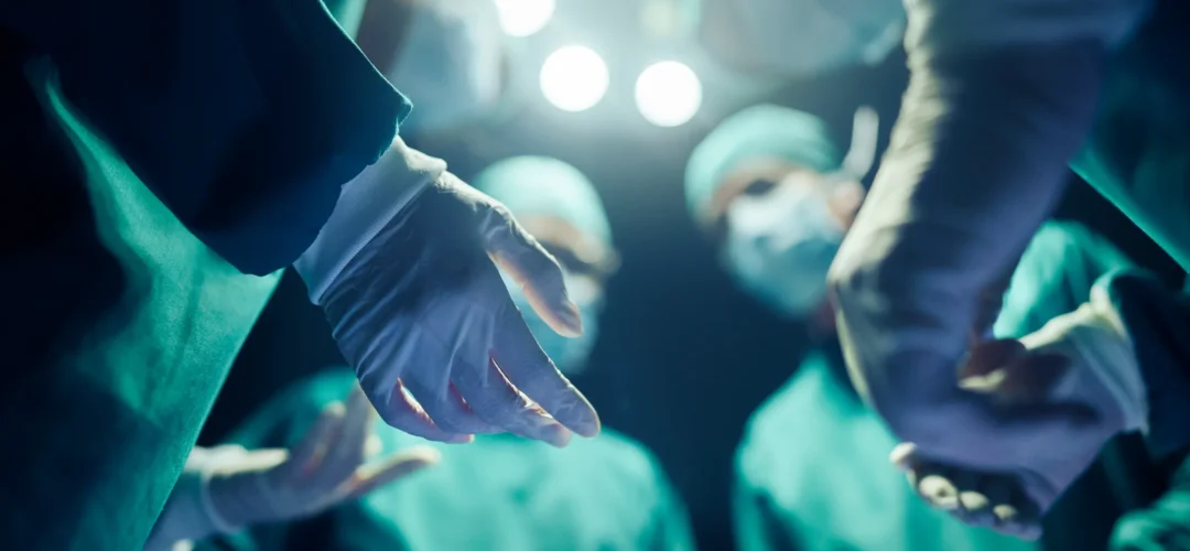 Torino, primo intervento al mondo di ricostruzione dei nervi del pene: restituita l’erezione naturale dopo l’asportazione della prostata